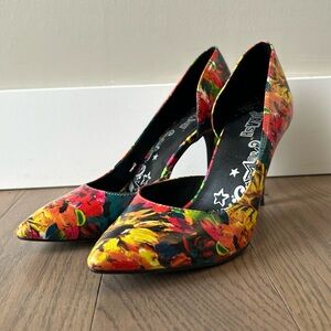 Floral print heels